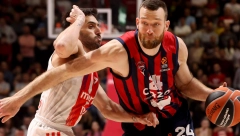 ZVEZDIN SAN I DALJE ŽIVI Crveno-beli granitnom odbranom srušili Baskoniju, u Partizanu trljaju ruke, brine povreda Vildoze