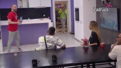 ANA ŽALI ŠTO JE BILA SA ZVEZDANOM  Slavnić i Ćurčićeva ponovo ušli u sukob, ona mu poručila da je jadan