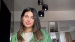 POKAZALA STOMAK Poznata manekenka čeka bebu sa Zvezdinim asom, a evo kako izgleda u poodmakloj trudnoći (FOTO)