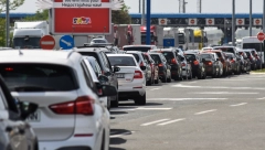 STANJE NA PUTEVIMA Na ovim mestima se vozila zadržavaju po 5 sati