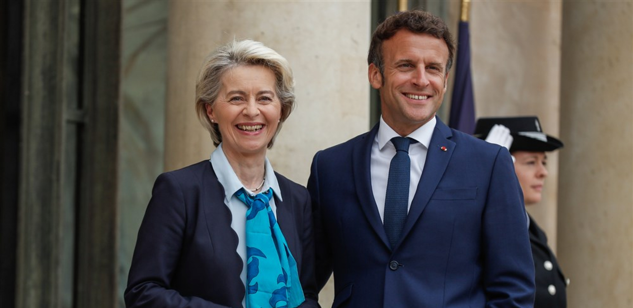 "MOLIMO KINU..." Makron i fon der Lajen idu u Peking!