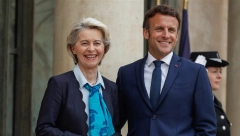 "MOLIMO KINU..." Makron i fon der Lajen idu u Peking!