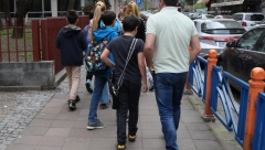 SVAKI ZVUK MOŽE AKTIVIRATI SEĆANJE Psiholog i pedagog otkrivaju kako deca da se nose sa tragedijom, "mnogi se pitaju zašto nisam ja"