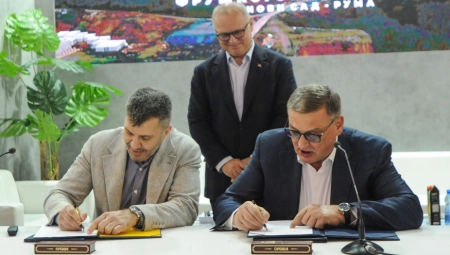 POTPISAN UGOVOR Vesić: Tagovi za naplatu putarine od sada i na šalterima Pošte (FOTO)