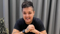 MARIJA ŠERIFOVIĆ U KUPAĆEM KOSTIMU Pevačica se skinula, a tek da vidite koja lepotica uživa s njom daleko od Srbije! (FOTO)