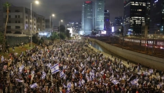 HAOS U IZRAELU Hiljade na ulicama, zapaljene lomače nasred auto puta! (FOTO/VIDEO)