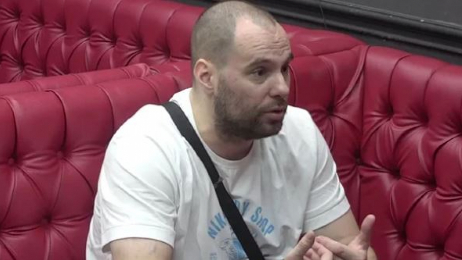 STRAVIČNA SAZNANJA O ZVEZDANU SLAVNIĆU Bio je vezan lancima i katancima za krevet, životno bio ugrožen, evo kroz kakav pakao je prošao!