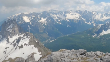 SRPSKI PLANINAR TEŠKO POVREĐEN NAKON JEZIVOG PADA Osvanuli dramatični snimci akcije na Prokletijama (FOTO)