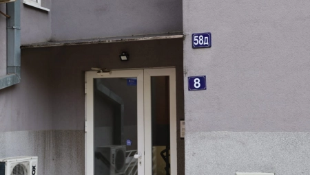 OTAC MALE LANE ZATOČIO IVANU U STANU U BORČI Pobegla je odavde pet dana posle njegovih batina