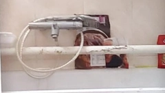 PRONAĐEN AUTOMOBIL NASILNIKA KOJI JE ZAROBIO ĆERKU Tri dana traje potraga za Urošem koji je dete držao u kadi