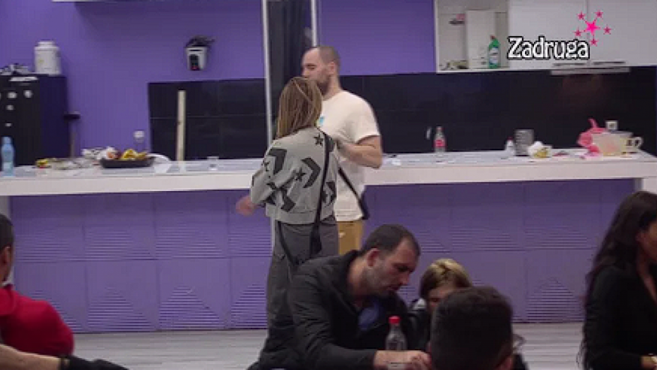 ČEKAJ ANA, MOJA SESTRA SE ZABAVLJA SA ZVEZDANOM Ćurčićeva otkrila na koju neprijatnost je naletela dok je radila ovo