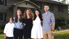 SAMA NAPRAVILA KUĆU ZA SAMO 9 MESECI Majka četvoro dece napravila savršen dom, inspektori zapanjeni