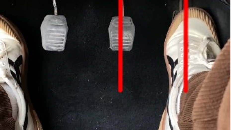 GREŠKA KOJU PRAVE MNOGI VOZAČI U SRBIJI Obratite pažnju, ovo je jedini ispravan način da pritisnete papučicu za gas! (VIDEO)