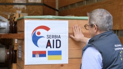SRBIJA JE JEDINA ZEMLJA U REGIONU KOJA ŠALJE OVAKVU VRSTU POMOĆI Premijerka Brnabić prisustvovala ispraćanju pošiljke za Ukrajinu (FOTO)
