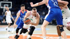 DA LI SE TO EFES KASNO BUDI? Armani deklasiran u Istanbulu Panatinaikos nadigrao Bajern