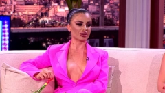 ĆERKA CRNA, ONA PLAVA Sanja Grujić fizički ne podseća na svoju majku, ali ovo je povukla na nju!