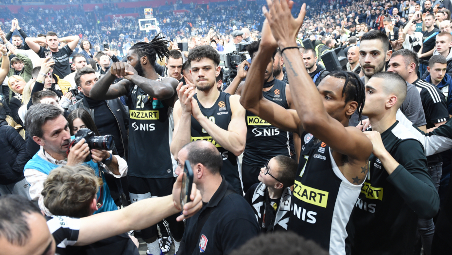 LESOR I NANELI DOKAZALI LJUBAV PREMA KLUBU Evo kako su prvotimci crno-belih još jednom oduševili navijače (FOTO)