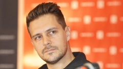 LUDILO PREVAZIŠLO SVE GRANICE Poslanici Ivana Parlić i Aleksandar Jovanović Ćuta šokirali javnost; Opozicija se svađa s  likovima iz Južnog vetra