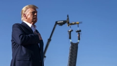 "PRAVDA ZA SVE" ZAPALILA AMERIKU Apokalipsa ili patriotizam -  Hit pesma "zaverenika" i Donalda Trampa prva na top listi