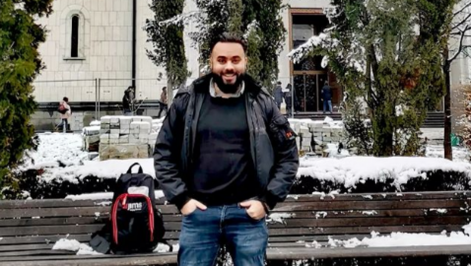 VODITELJ SE OGLASIO NAKON ŠTO JE DOBIO NOVAC DA STATIRA NA PINKU Dejan otkrio zbog čega je bio u publici i šta je uradio sa novcem!