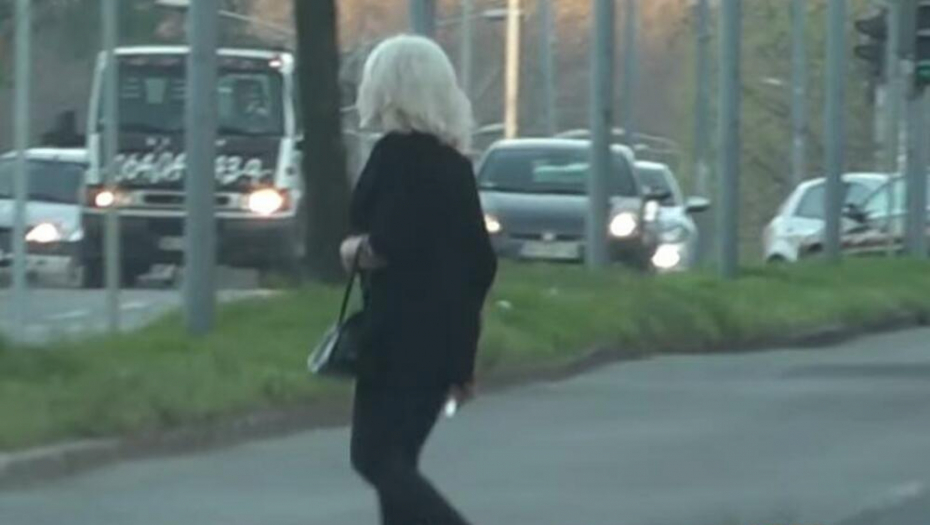 VAŽI ZA NAŠU NAJBOGATIJU PEVAČICU, A SADA POTPUNO RASKRINKANA Poseduje kuću od pola miliona evra, dok je istina potpuno drugačija! (FOTO)