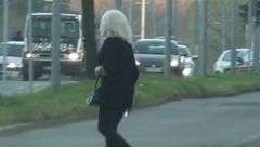 VAŽI ZA NAŠU NAJBOGATIJU PEVAČICU, A SADA POTPUNO RASKRINKANA Poseduje kuću od pola miliona evra, dok je istina potpuno drugačija! (FOTO)