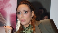 SNIMAK ZABRINUO SVE Ana Nikolić uhvaćena dok kupuje velike količine alkohola, pa zatim otišla u apoteku! (VIDEO)