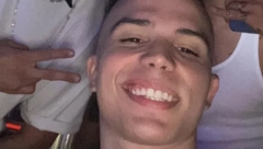 VOJAŽ OTVORIO ONLIFENS! Reper se obnažio, pa uputio obožavateljke gde mogu da isprate njegove privatne fotke!