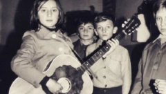 DA LI JE PREPOZNAJETE Imala je skromne muzičke želje u detinjstvu, a onda je postala najbogatija SRPSKA folk pevačica