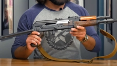 MUŠKARAC UHAPŠEN ZBOG KALAŠNJIKOVA Kada su videli šta je u pitanju, ostali su u šoku!