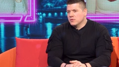 PRIZOR KOJI TOPI SRCA Ovako Sloba sa Jeleninim sinovima brine o prvencu Damjanu, njihov emotivni trenutak raznežio je pratioce! (FOTO)