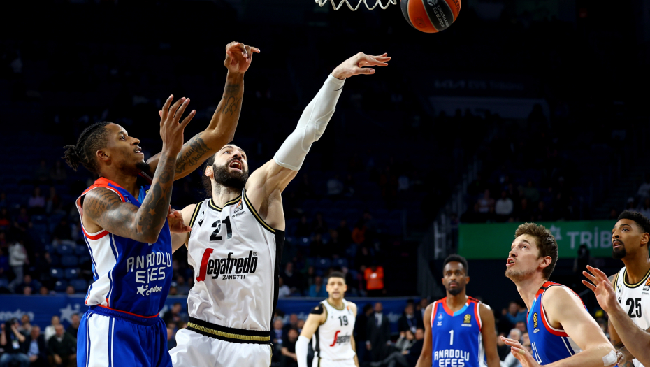 ČUVA SE DOMAĆI TEREN Efes je i dalje u igri, Makabi beži Partizanu