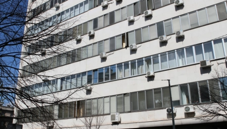 UMRLA ČISTAČICA KOJA JE PALA SA 7. SPRATA ZGRADE Oglasilo se Ministarstvo odbrane!
