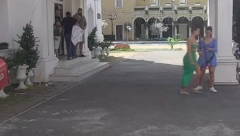 HAOS U BELOJ KUĆI Miljan hteo Anitu da polije kofom prljave vode, pljušte uvrede ne sve strane