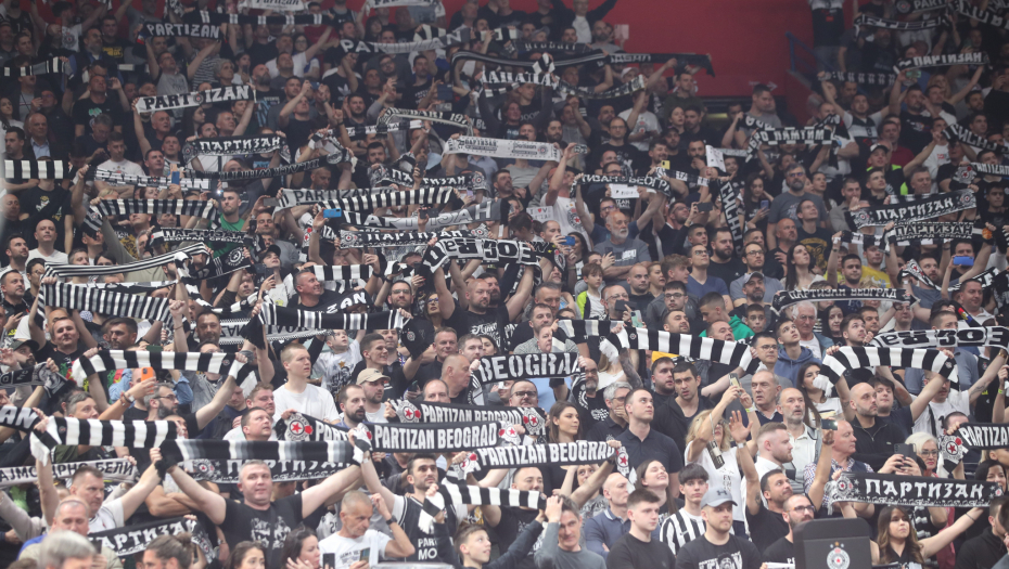 PARTIZAN SLAVIO U VEČITOM DERBIJU Brutalni Drezgić srušio crveno-bele