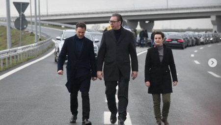 U PETOJ BRZINI Predsednik Srbije Aleksandar Vučić prisustvovao otvaranju deonice auto-puta Novi Beograd – Surčin - SRBIJA ŠAMPION EVROPE po izgradnji auto-puteva