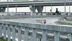 U ZEMLJI PUNOJ SRBA JEDNA KAZNA ZA VOŽNJU ŠOKIRA SVE: Ako ovo radite na auto-putu platićete 726 evra!