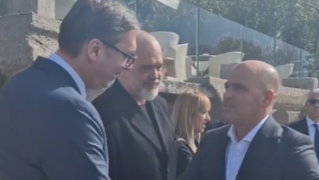 VUČIČ SE SASTAO SA RAMOM I KOVAČEVSKIM Posle sastanka, trojica lidera održaće zajedničku konferenciju za novinare