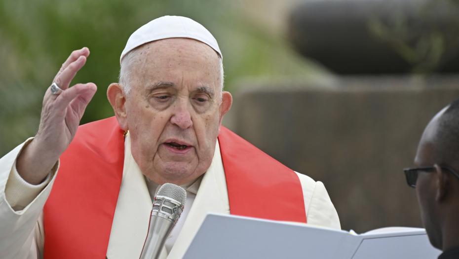 SUSRET NA AERODROMU Papa Franja predlaže ruskom patrijarhu Kirilu sastanak