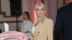 OVA VANSERIJSKA BOMBETINA JE ĆERKA OLIVERE JOVIĆEVIĆ Pre par godina ostala bez oca, voditeljka ostala sama s njom, mučki se borila (FOTO)
