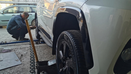 VULKANIZERI PODIGLI CENE - UZIMAJU DO 2.000 PO TOČKU "Mene bi bilo sramota da naplatim zamenu gume duplo više nego sada"