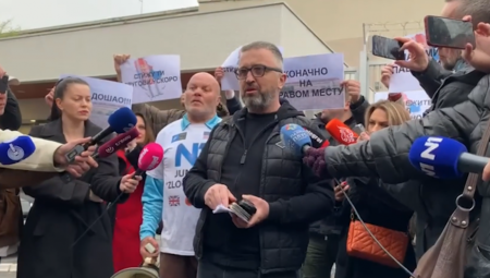 "NASTAVLJAMO BORBU ZA PROMENU ZAKONA" Vučićević se oglasio nakon izlaska iz zatvora!