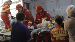 17 GODINA NIJE IZAŠLA IZ KUĆE, PRIMLJENA U BOLNICU SA RANAMA DO KOSTIJU Porodica tvrdi da je nije držala u zatočeništvu, a evo šta kažu lekari