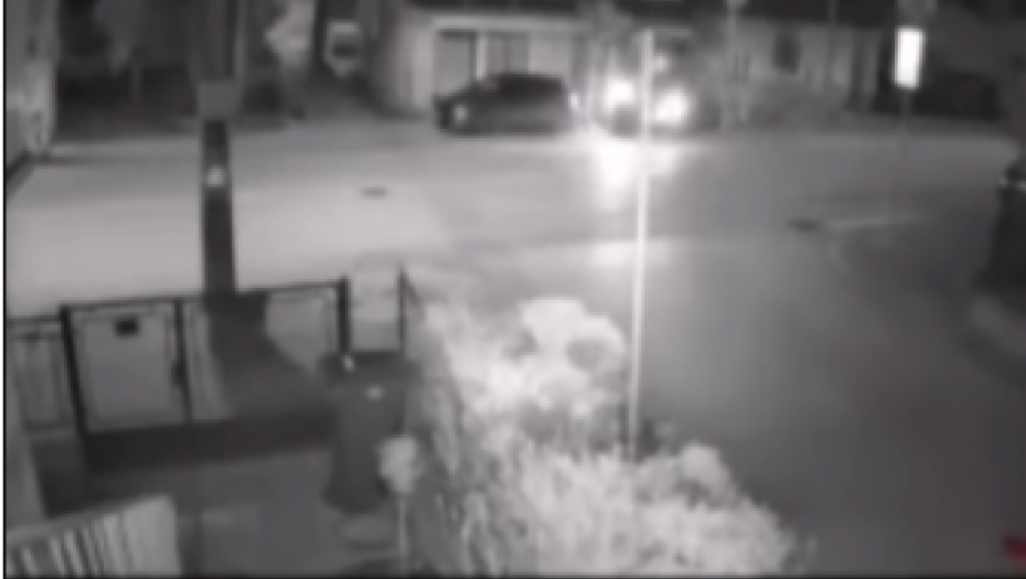 ZAKUCAO SE LJUDIMA U KUĆU Punim gasom kroz raskrsnicu! (VIDEO)