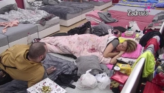 VODE NORMALAN RAZGOVOR Ana postavila Zvezdanu pitanje o njegovoj novoj vezi, rekla mu da mora da odluči šta želi