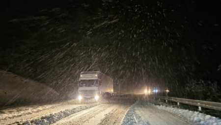 APEL VOZAČIMA Neophodan oprez u vožnji, večeras se očekuje stvaranje poledice