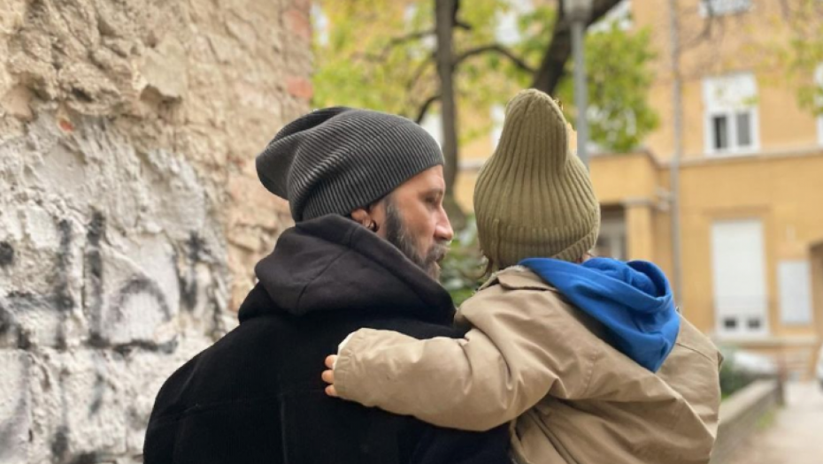 STEFAN KAPIČIĆ POSTAJE OTAC PO DRUGI PUT Glumac i njegova supruga ne kriju radost što im stiže prinova (FOTO)