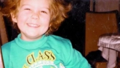 DO SADA NEOBJAVLJENA FOTOGRAFIJA Sada je najveći frajer naše glumačke scene, a nekada je ovako izgledao (FOTO)