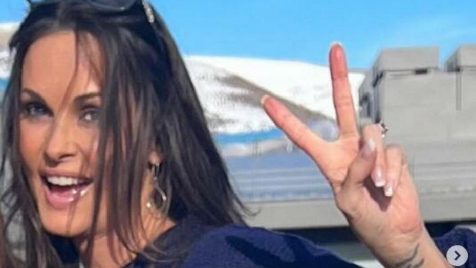 OGLASILA SE PLAJBOJ ZEČICA I ona tvrdi da je spavala sa Trampom!