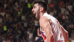 RANJENI LAV JE NAJOPASNIJI Zvezdin "pit bul" Holand partijom sezone srušio Olimpijakos (VIDEO)